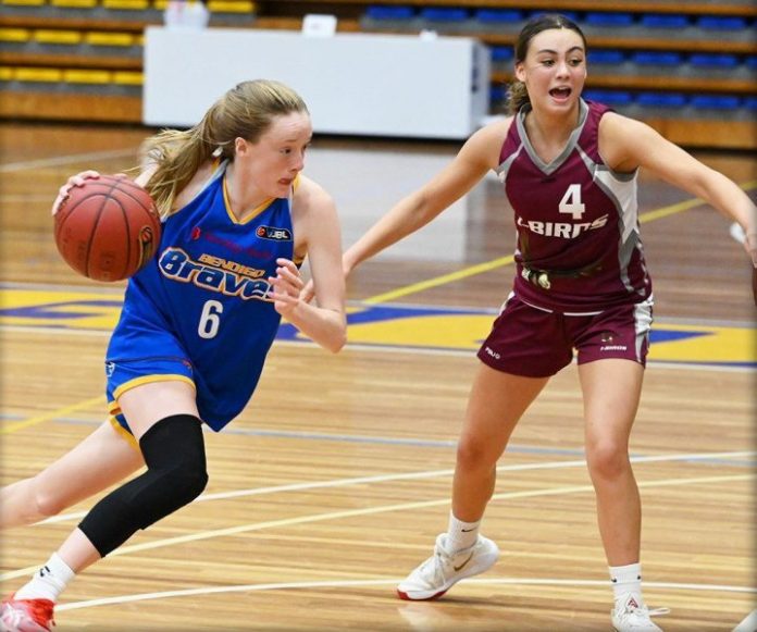 Caitlin is pictured in action with the Bendigo Braves at the 2021 Country Championships. Photo: Basketball Victoria.