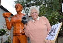 Chewton’s latest main drag chainsaw sculpture honours local history go-to person, the effervescent Elaine Appleton