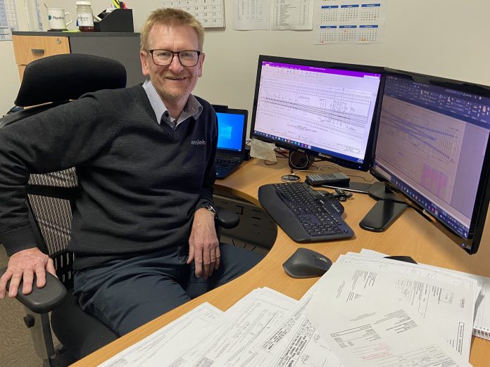 cGlenn40-150722 Castlemaine engineer Glenn Lorenz has just celebrated 40 years of service with Vossloh Cogifer Australia and the local rail division.