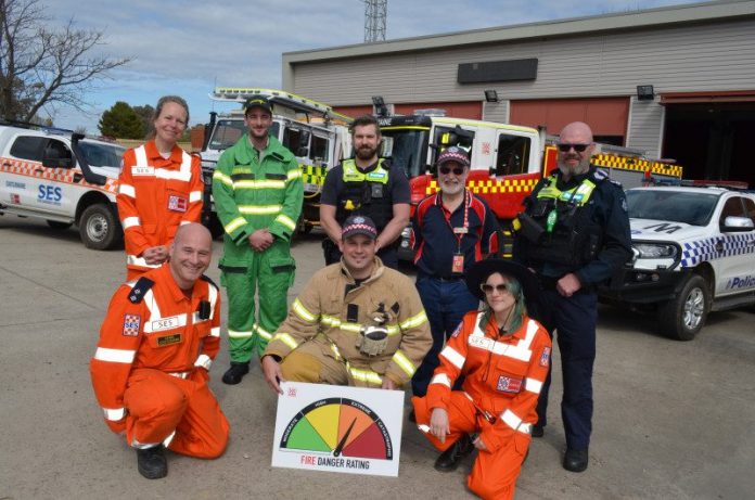 Castlemaine SES members Emily Kratzmann, Daniel Bone and Manue Arnold, Forest Fire Management operations officer Nick Richardson, Chewton Fire Brigade Community Safety Coordinator Rob Reid Smith, Castlemaine CFA 1st Lieutenant Trent Dempster and Castlemaine Police members Josh Olver and Charlie Heatherley encourage community members to get along to the Emergency Response Expo tomorrow.