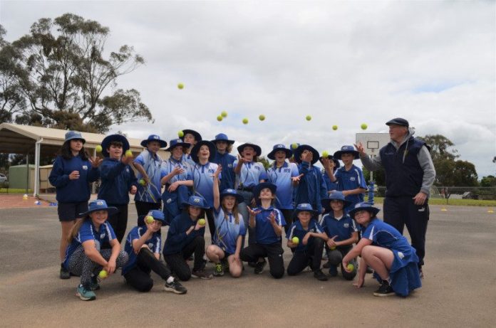 Students at Newstead Primary School had a fantastic time at the cricket clinic with Coach Ron Rooney last week.