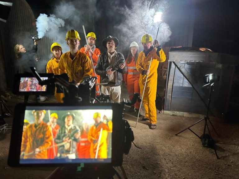 WATCH: Castlemainey-ish remake of Jurassic Park