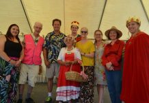 Premier stops over to enjoy local festival