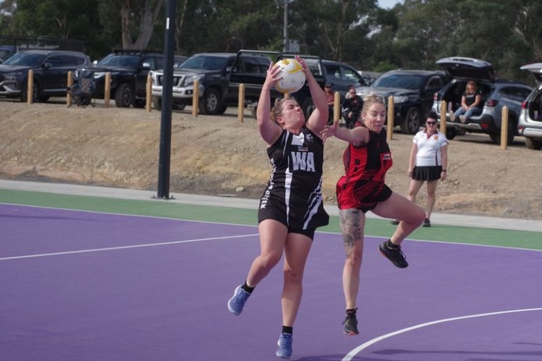 Creekers celebrate new court and cup