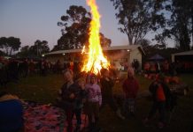 Chewton community gathers