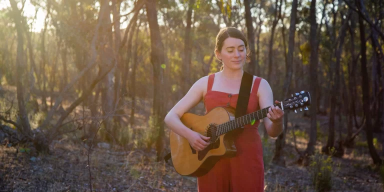 Lucy Wise in concert