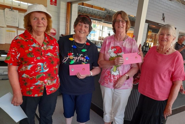 Maine bowlers celebrate success 