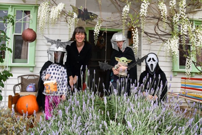 To try and help make the holiday a little more eco-friendly, a group of West-end residents banded together to organise a Sustainable Halloween
