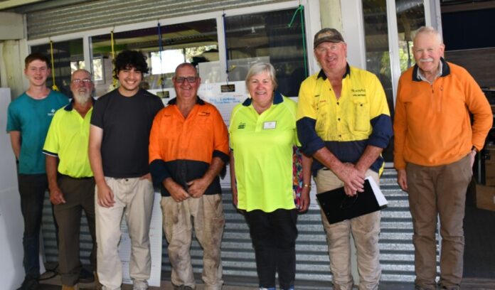 cblazeaid BlazeAid volunteers L-R: Jago Kneebone, Stan Russmussan, Maurico Acuña, Jeffrey Papworth, Lynn Russmussan, Merv Gaylor, Robert Durrant.