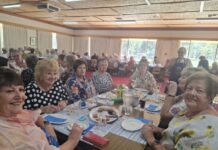 Ladies enjoying lunch at the Castlemaine VIEW Club's annual Cabella Mia fashion parade.