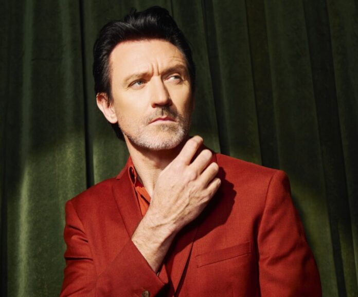 Following a hugely successful capital city tour, Something For Kate frontman Paul Dempsey will be bringing his show ‘Shotgun Karaoke Vol. II’ to Castlemaine's Theatre Royal next Friday May 8 as part of a massive regional Australian tour. Photo: Ash Ludkin