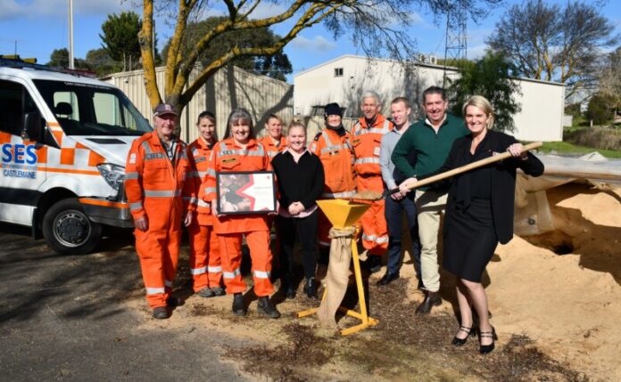 cses170726 The team from NAB visited the Castlemaine SES unit on Wednesday following their successful NAB Foundation community grant submission.